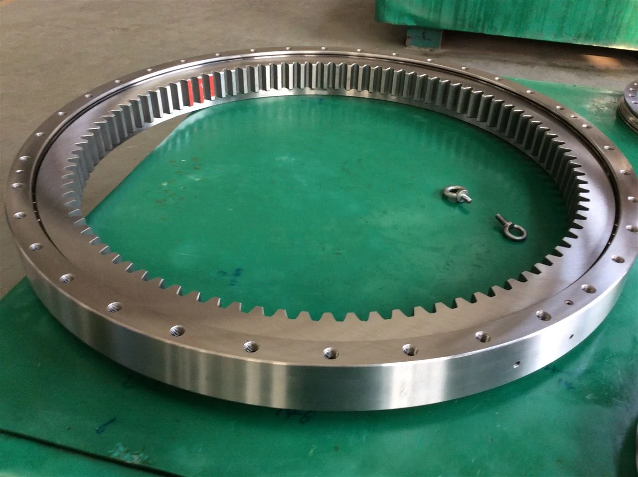 Internal gear slewing bearing cross-section drawing